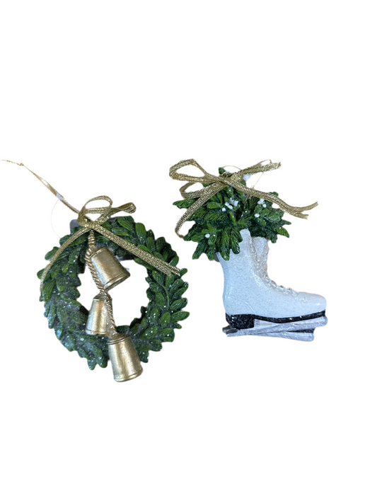 Ornament / Wreath or Skates