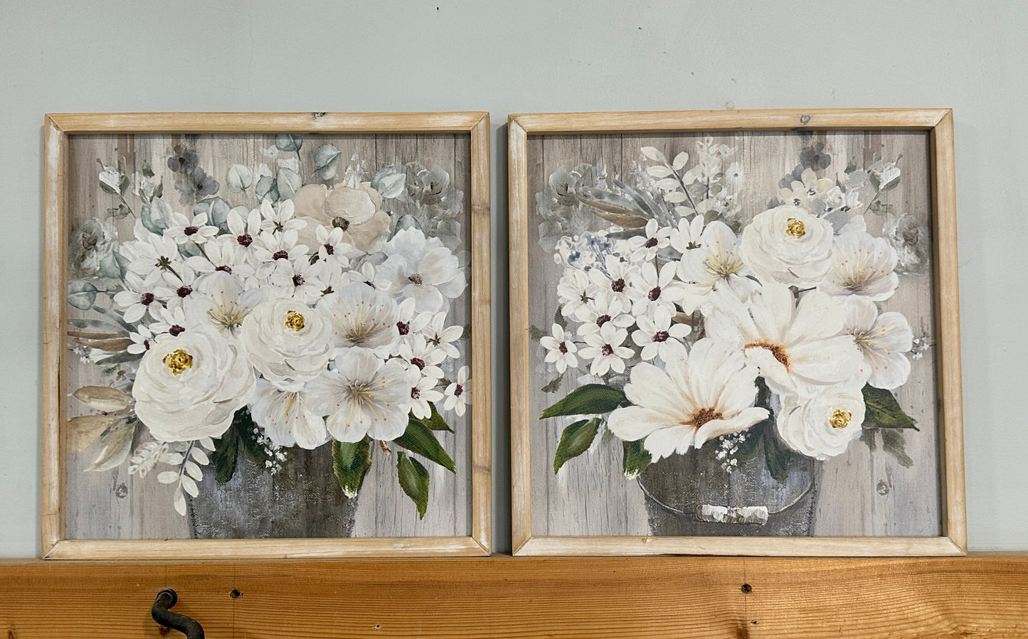 CMC900 Wall Hanging - Floral/Wood Frame