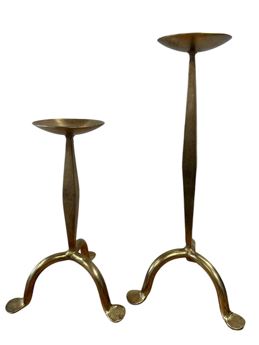P0229 - Candleholder with 3 feet / large