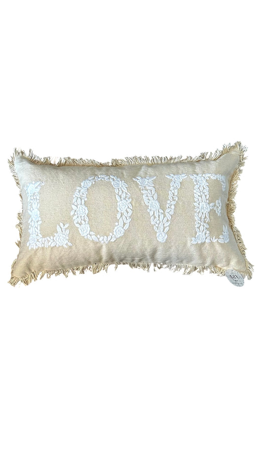 P0284- Pillow / lumbar / Love embossed