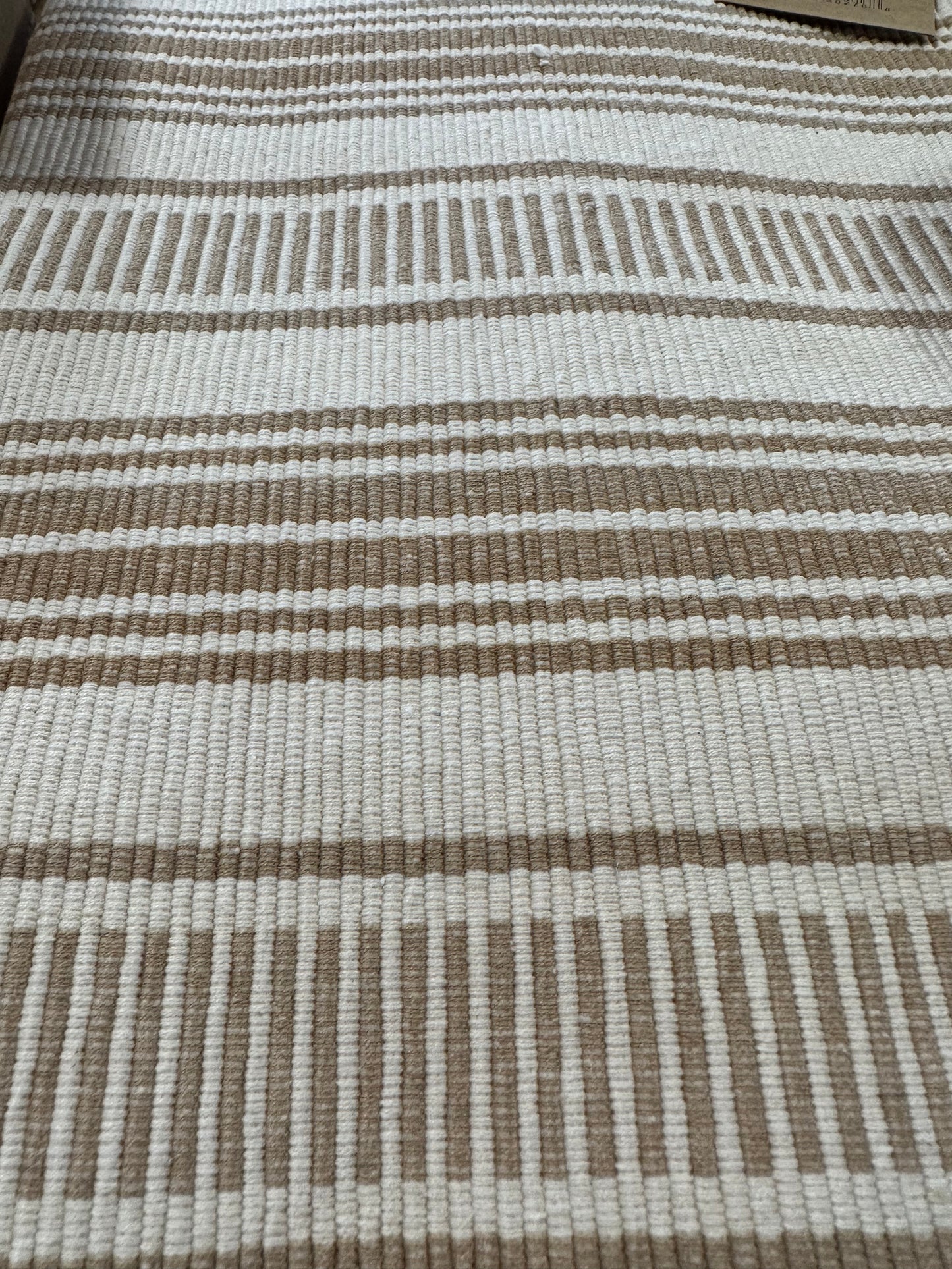 NOS2768 Table Runner