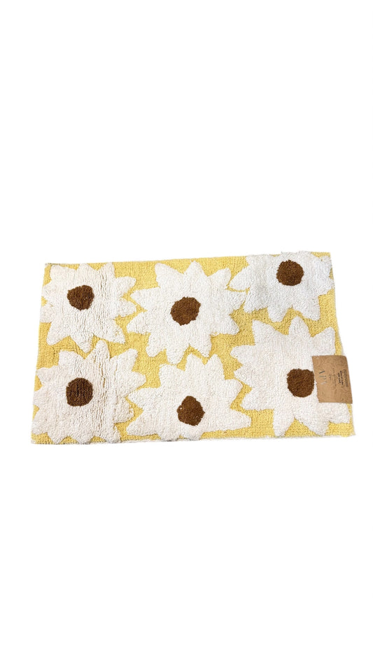 P1151/ bath mat / daisies