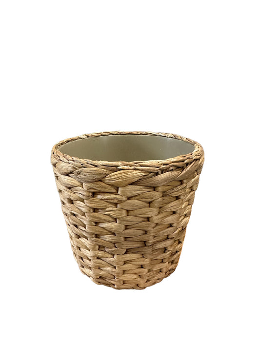 IK210 Wicker Pot