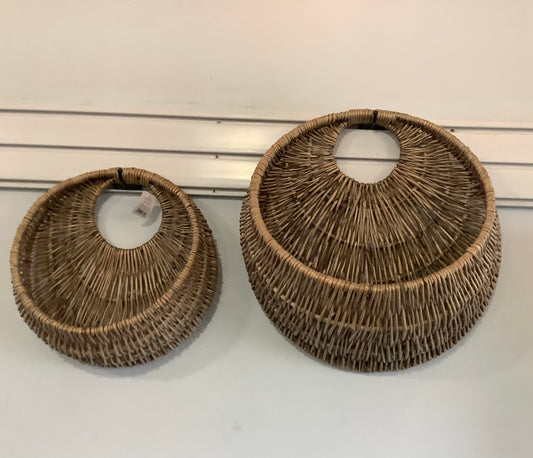 RAZ0653 - Basket / Hanging Crescent