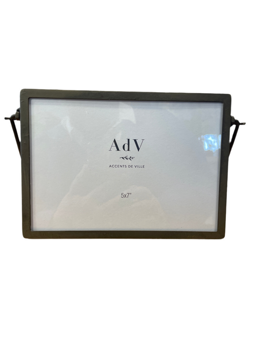 Picture frame / metal