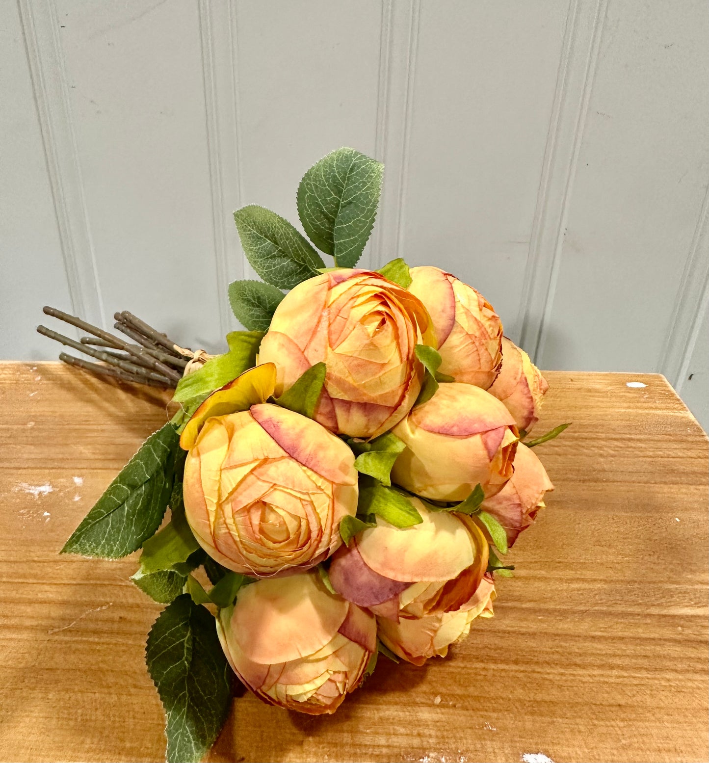AB9152  Peony Bud bouquet