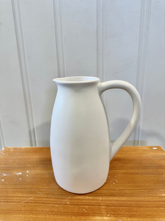 DH205 Pitcher / white ceramic