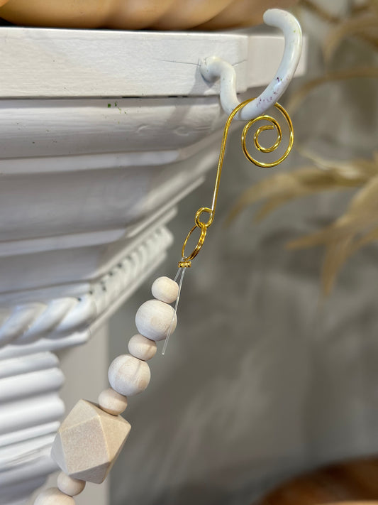 RAZ7573 - Beaded Pom Garland