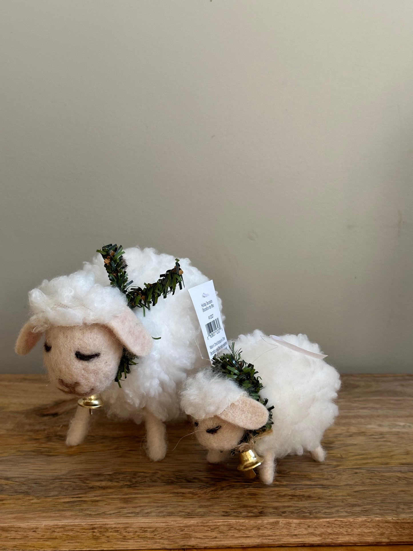 GRO2327L Sheep ornament / large