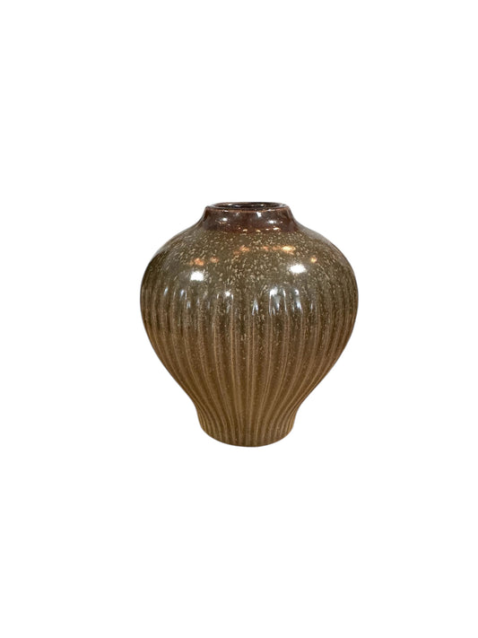 P1015-Vase /porcelain ribbed